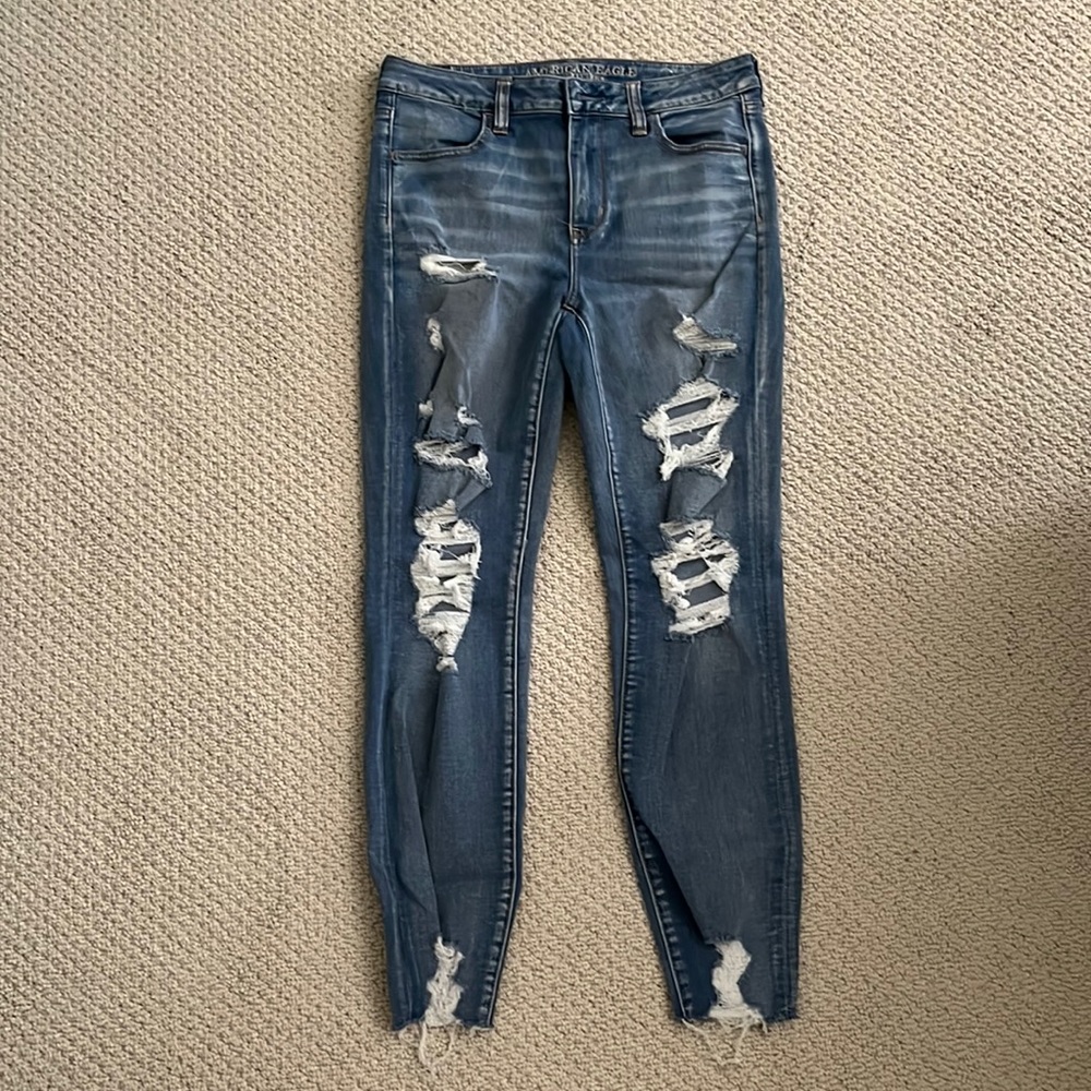 Like New Women’s Distressed Super Stretch Jean